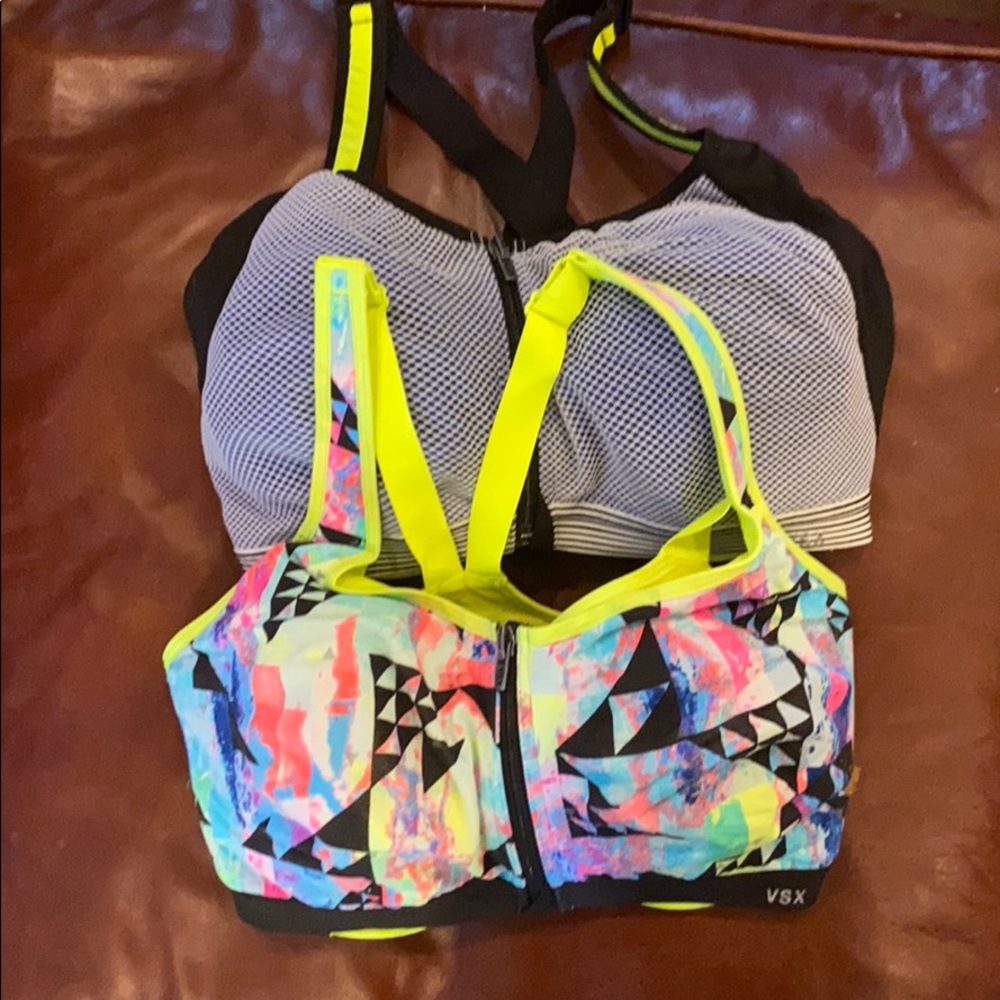 2 Victoria’s Secret sports bras
